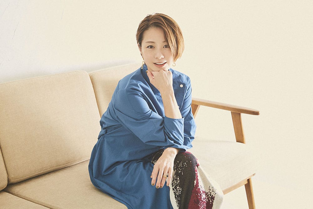 撮影に応じる田中美保さん