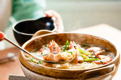 おいしい冬の支度。豚肉とえびの白みそバター鍋