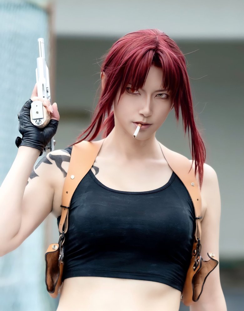 「加工までがコスプレ」と言いきる鷹村さん。完成度がスゴイ…！