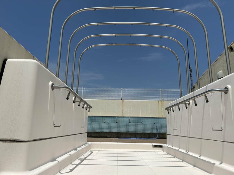 学校でみかけるプールシャワー