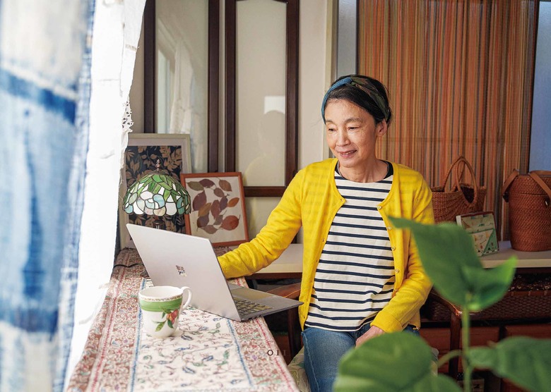 2020年3月から、月5万円の年金生活を実行しはじめ、お金を使わずに楽しむ生活の工夫をブログ「ひとり紫苑・プチプラ快適な日々を工夫」にアップして話題に。現在、著書を3冊出版