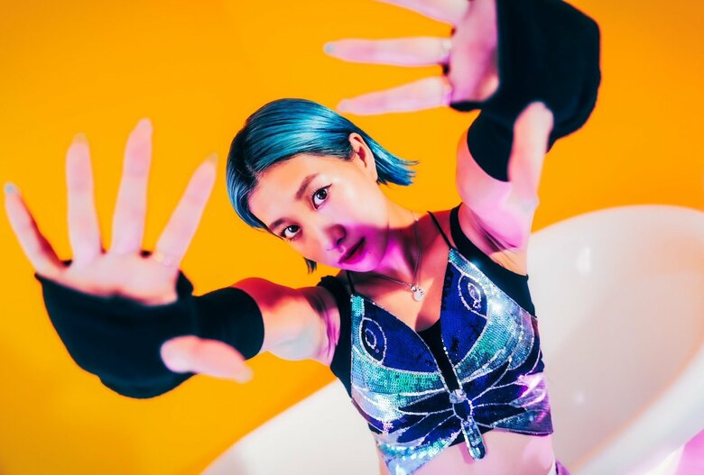 おしゃれな髪色がトレードマークのhanaさん