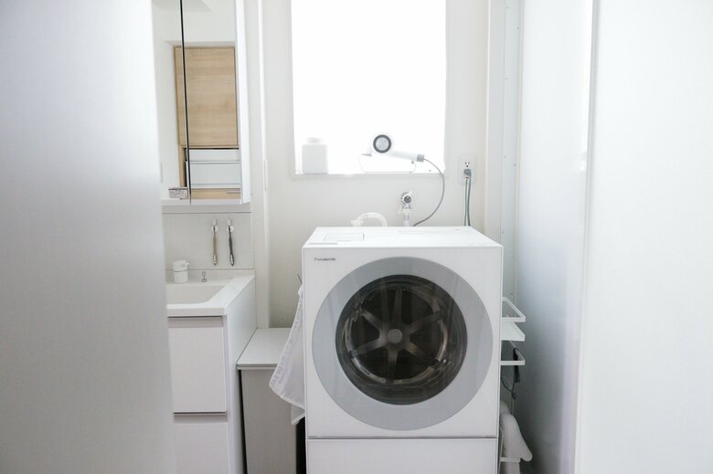 1日に何度も使う洗面所。ものも多く狭いのでゴチャつきがち