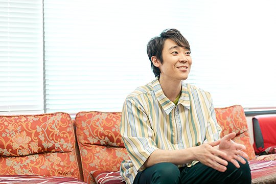 小林よしひさ