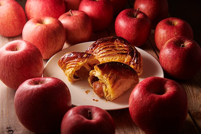 人気No.1の「YATSUDOKIプレミアムアップルパイ」（¥399税込）