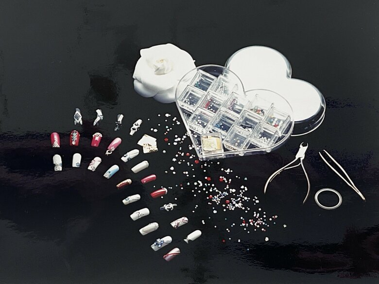 ラインストーンと禧代子さんがデザインしたネイルアート