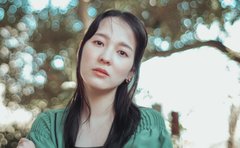 父の死、工場のアルバイトを経て15歳で芸能界デビュー 元SDN48・奈津子が「家電女優」になるまで