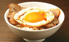 ご当地の絶品家メシ「このどんぶり…超簡単なのにご飯が無限に食べられるわ」