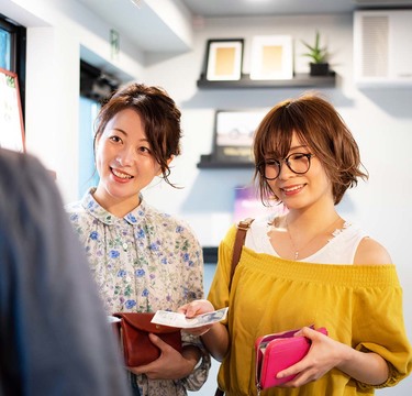 コンパクト財布が大ブーム！…だけど、実はこのブームに乗らないほうがいいワケとは