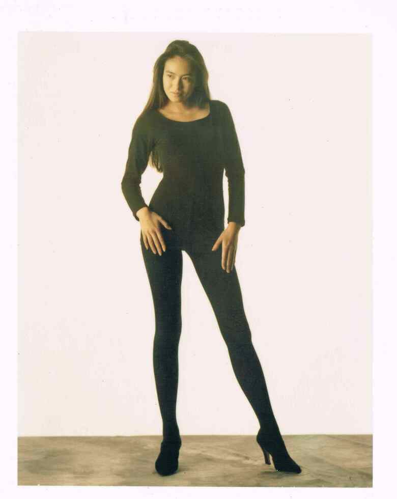 瞳に1億円の保険をかけて話題になった。圧巻のスタイル