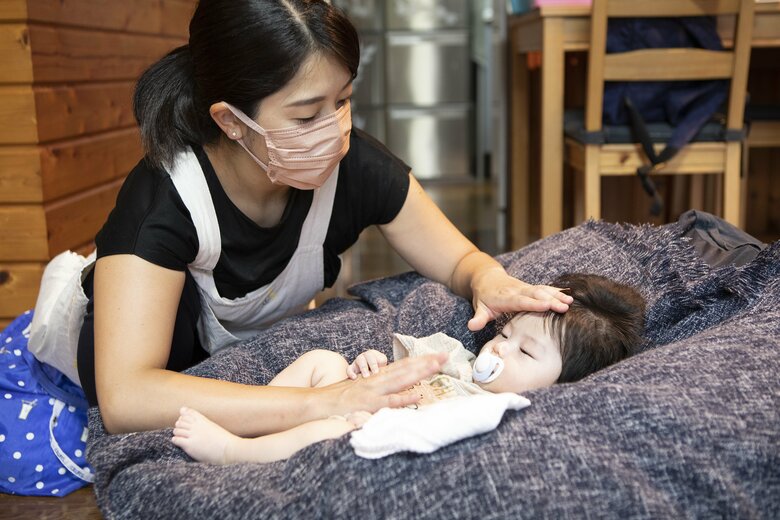 助産師の栗原真未さん。高木さんとは子ども同士が同級生だったのが縁で「こもれび家」で働くことに
