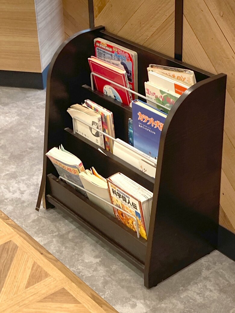 キッズスペースや絵本があるミスタードーナツもあり親子連れにも嬉しい