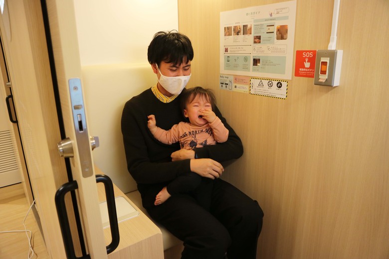 出かけた際、子どもの着替え場所などで困っているパパも多い