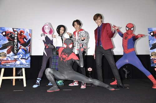 舞台挨拶に登壇した日本語吹替版キャスト。左から悠木碧さん、小野賢章さん、宮野真守さん