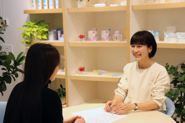 ピジョン 社員が人事に相談している様子