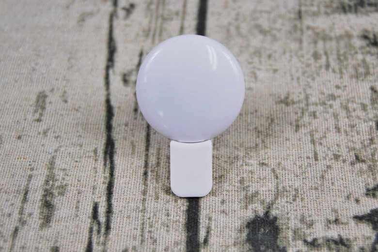 ダイソーのおすすめ商品「クリップ式自撮りライト」の実物画像