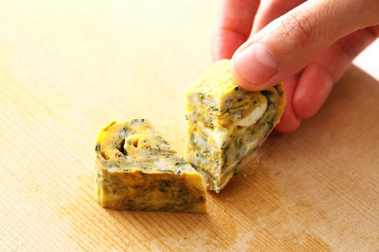 片方をひっくり返し、切り口を合わせる。