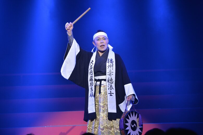 凛々しい！2019年の舞台では赤穂浪士に扮した姿も