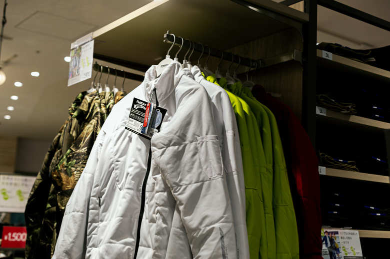 ワークマン女子 エアロストレッチブルゾン カラーバリエーション