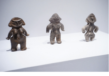 ▲特別展「縄文―1万年の美の鼓動」では、さまざまな土製品を展示。かわいい！