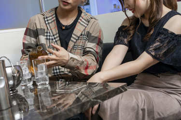 新宿・歌舞伎町“ホスト妻” コロナに感染から1年 家族4人で入院後の「不安」と「自信」