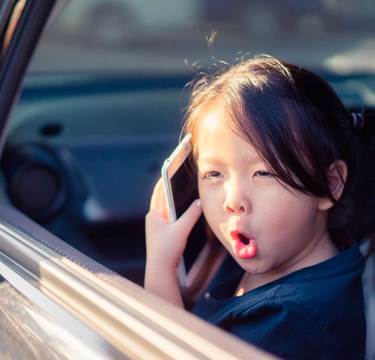 大人の会話に割り込む・入りたがる子って、親としてどう対処すべきですか!?