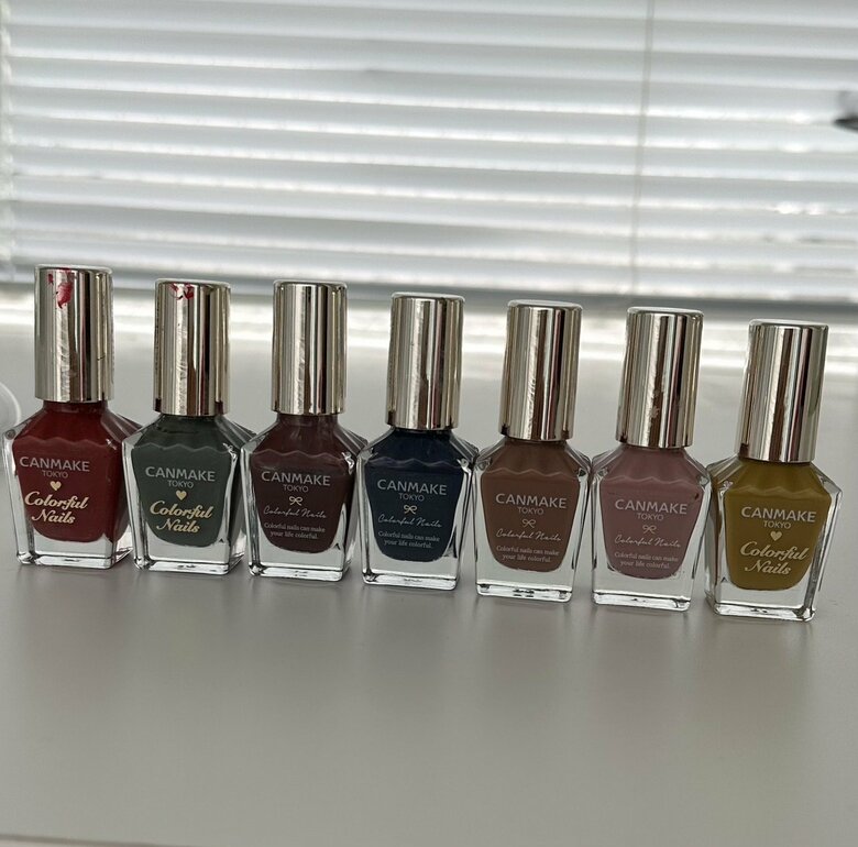 愛用のネイルたち。気分によってカラーをチョイス