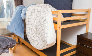 布団の「ダニ対策」は天日干し？掃除機がけ？ 湿気が多い時期の掃除ワザ