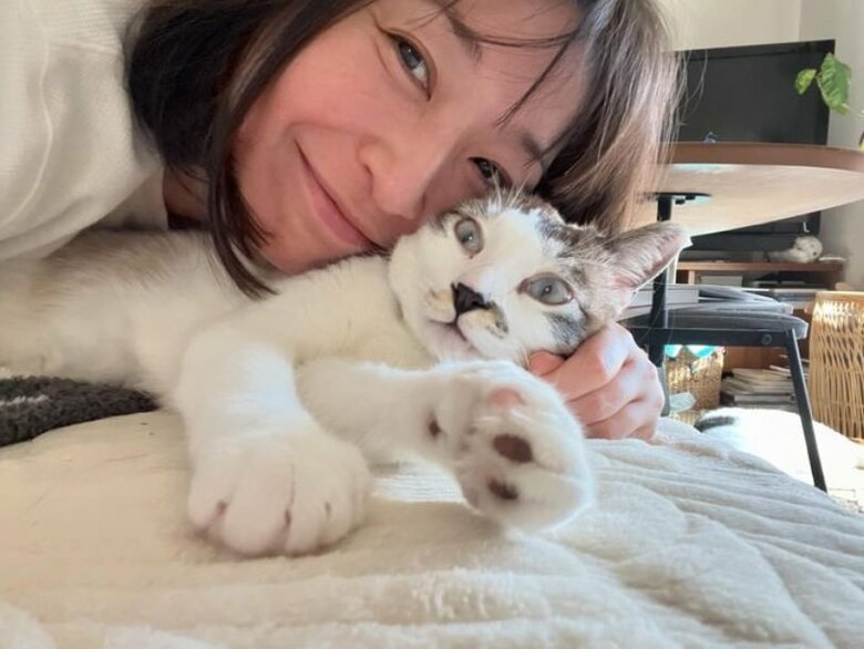 のんびりと動物たちと過ごす至福の時間を過ごす小野さん