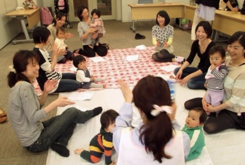 口コミで予約が殺到することもあるという保育サロンの活動の様子