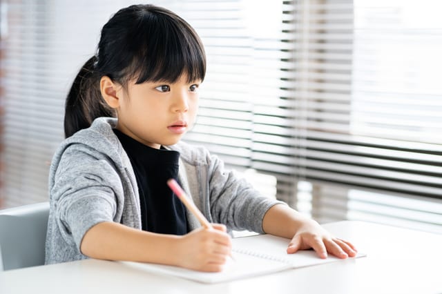 塾に通う小学生