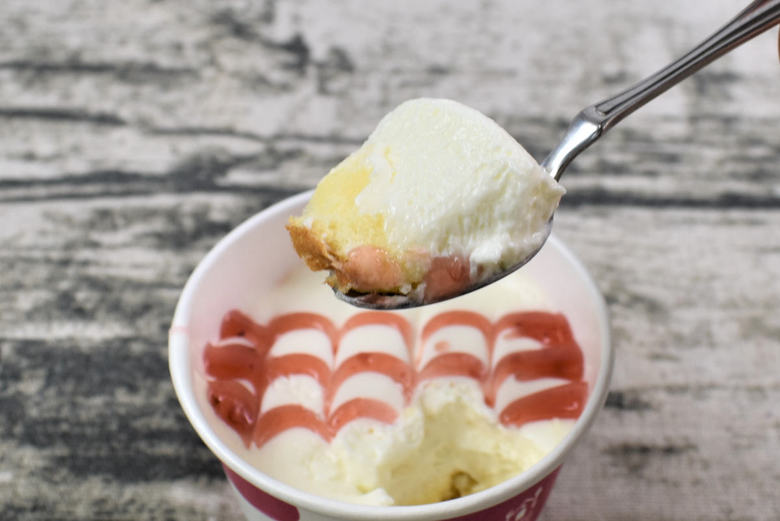 ローソン人気スイーツ「シルフォン－シルクミルクシフォン－」のアップ画像