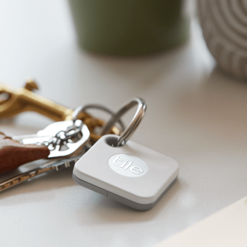 ▲鍵にTileを付けておけば、Tile経由でスマホを探し出せる。