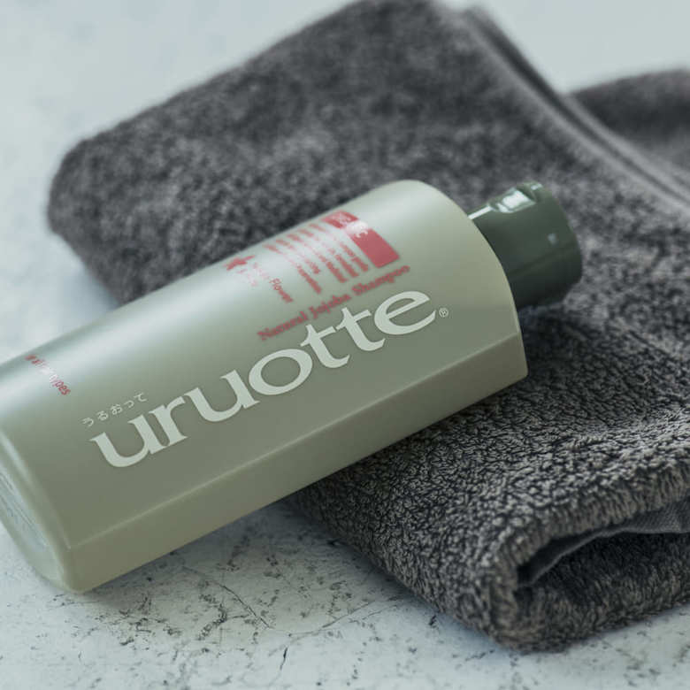 ナチュラルシャンプーuruotte ノーブルフラワー＆ツリー　260ml 3000円（税抜） 