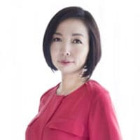 昭和西川株式会社　代表取締役副社長。睡眠サービスコンソーシアム理事。睡眠改善インストラクター、セロトニントレーナー、温泉入浴指導員。学習院大学卒業後、ハースト婦人画報社に10年間勤務。その後、家業である昭和西川に転職し、企画部門や管理部門を経験した後、現職。世界中の科学的データを参考にしながら、自身を実験台にしてあらゆる快眠法を検証し、睡眠に対する幅広い見識に信頼が寄せられる。著書に「世界の最新論文と450年企業経営者による実践でついにわかった　最強の睡眠」（SBクリエイティブ）。「東洋経済オンライン」で睡眠記事を連載中。