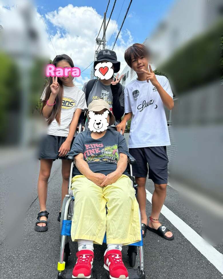 母と子どもたちの夏休みの1枚