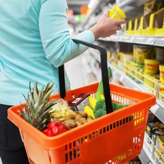 買い物かごを覗いて〝マウンティング〟してくるママ友を撃退した「ひと言」