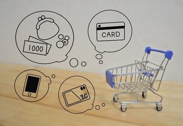 ＜現金派VSカード派＞買い物上手のママはどっち！？