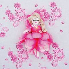 ルルベちゃんの公式付録本も発売！ドールチャームの人気に迫る