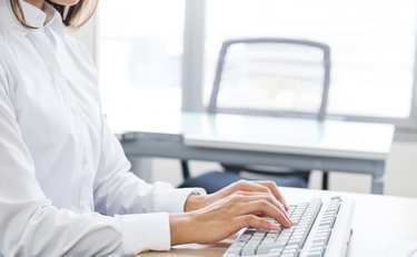 ある日突然“ブスっ”とする同僚。態度が急変する意外な理由とは？