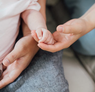 ゲームを持って寝落ち…夫に2時間育児を任せたら衝撃的な光景が！