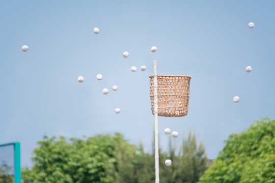 小学校の運動会、玉入れのイメージ