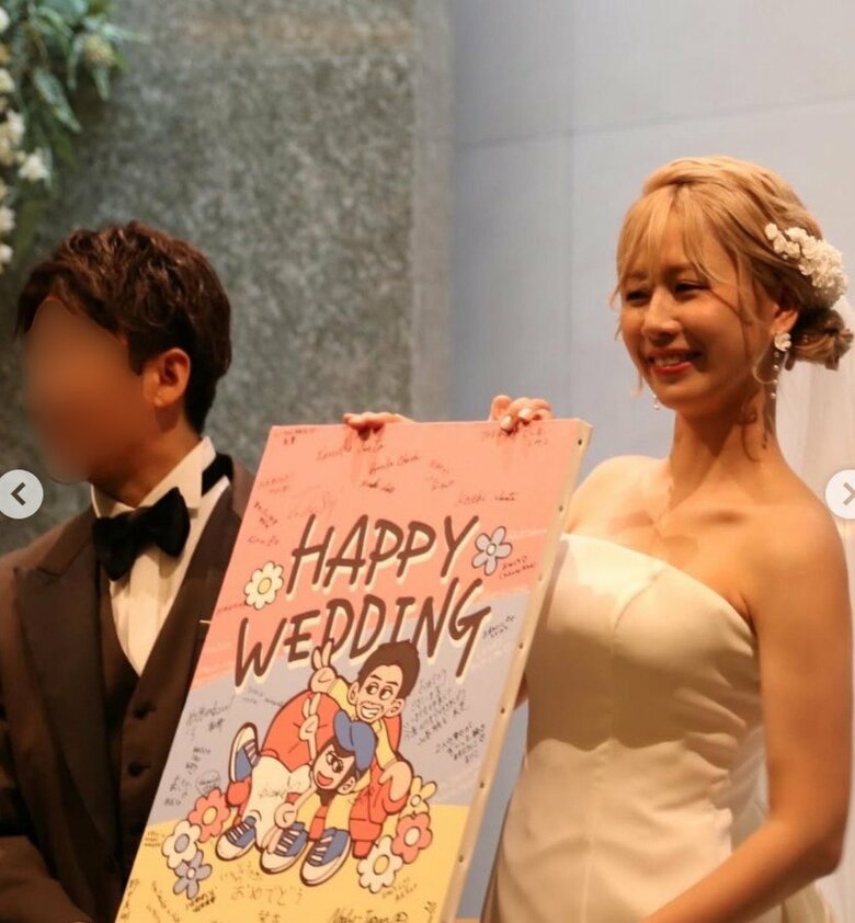 2024年に俳優の岩田玲さんと結婚。幸せそうな笑顔を見せる大家さん