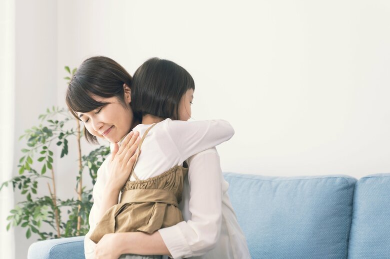元校長の提言「小学生になっても親がやるといい2つの習慣」2つ目はハグすること
