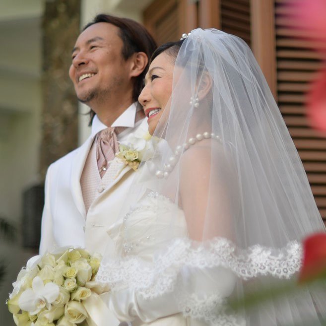 ウェディングドレスを着て