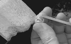 存続の危機だった秋田銀線細工「おばあちゃんのアクセサリーだった」伝統的工芸品を絶やさない「TOUROU」の挑戦