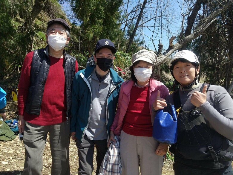 山形で行われた日本選手権に応援にきてくれた家族（左が父、左から2番目が兄、右から2番目が母）との一枚