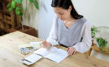 “100均グッズ”を使うといくら節約できる？1年で約5000円得するアイテムも！