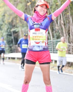 奈良マラソンでは転倒して、右膝のケガも痛々しかった「走るおばさん♪」こと小林和世さん