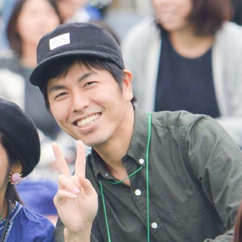 1986年生まれ。東京出身。「池袋暴走死傷事故」で妻子を失う。「あいの会」広報